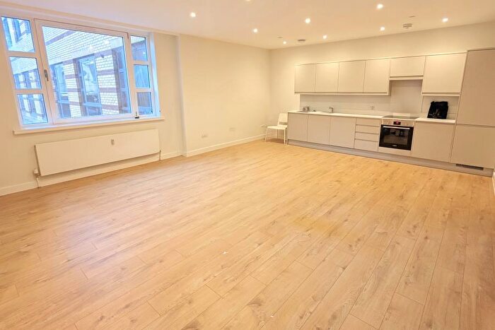 1 Bedroom Flat To Rent In Woking, Surrey, GU21