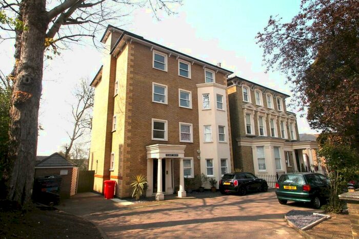 3 Bedroom Flat To Rent In Summit House, London Road, Harrow On The Hill, HA1