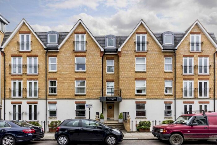 3 Bedroom Flat To Rent In Marlborough Road, London, W4