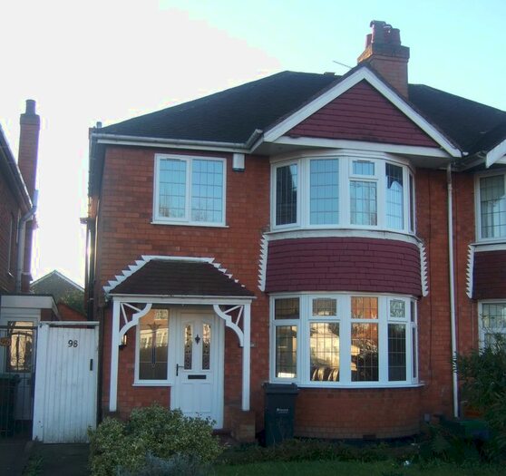 3 Bedroom Semi-Detached House To Rent In Newton Road, Birmingham, West Midlands, B43