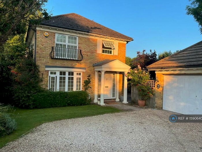 4 Bedroom Detached House To Rent In Lime Tree Walk, Amersham, HP7