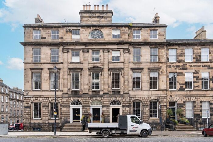 4 Bedroom Flat To Rent In Great King Street, New Town, Edinburgh, EH3