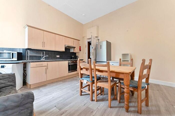 5 Bedroom Flat To Rent In Bruntsfield Place, Edinburgh, EH10