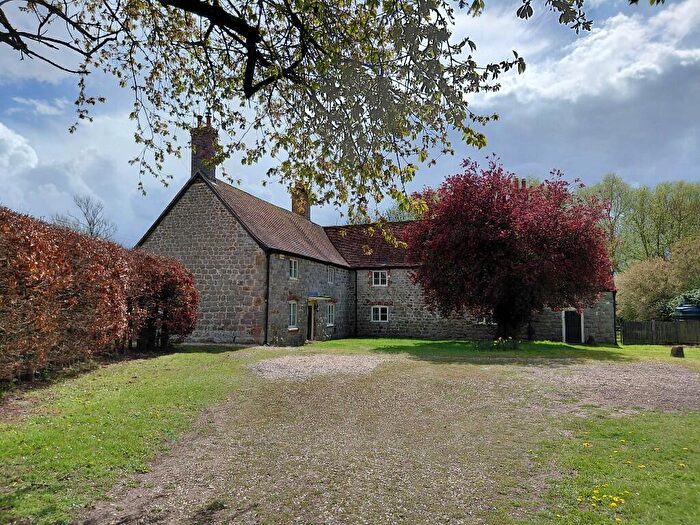 5 Bedroom Detached House To Rent In West Kennett Farm House, SN8