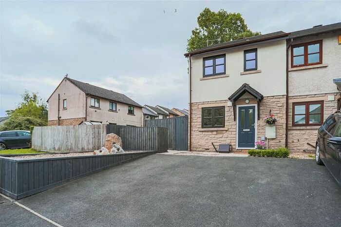 2 Bedroom Property To Rent In Colthirst Drive, Clitheroe, BB7