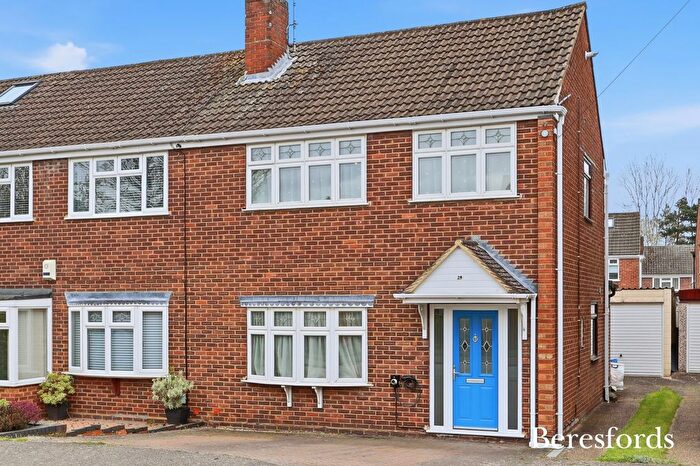 3 Bedroom End Of Terrace House For Sale In Storr Gardens, Hutton, CM13