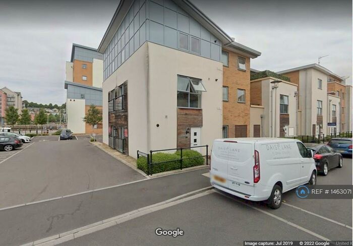 2 Bedroom Flat To Rent In Mizzen Court, Portishead, Bristol, BS20