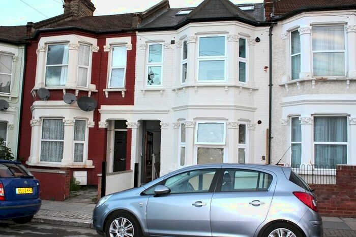 Studio To Rent In Kellino Street, Tooting Broadway, SW17