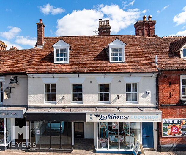 2 Bedroom Maisonette For Sale In Market Place, Ringwood, BH24