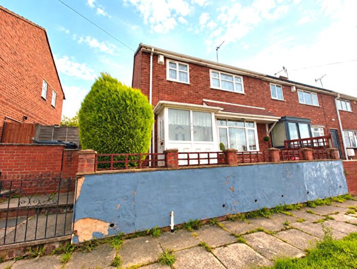 3 Bedroom End Of Terrace House For Sale In Central Drive, Dudley, DY3