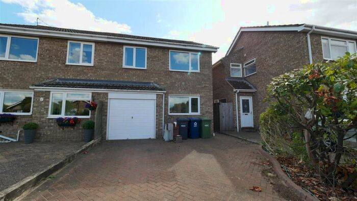 3 Bedroom Semi-Detached House To Rent In Russett Avenue, Needingworth, PE27