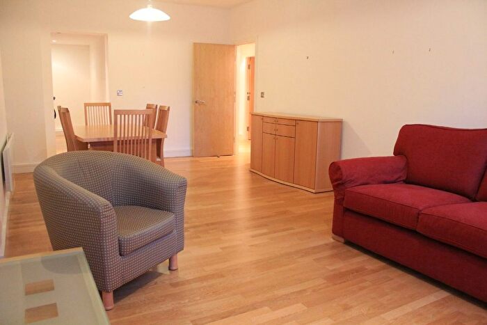 2 Bedroom Flat To Rent In Princess Street, Central, Manchester, M1