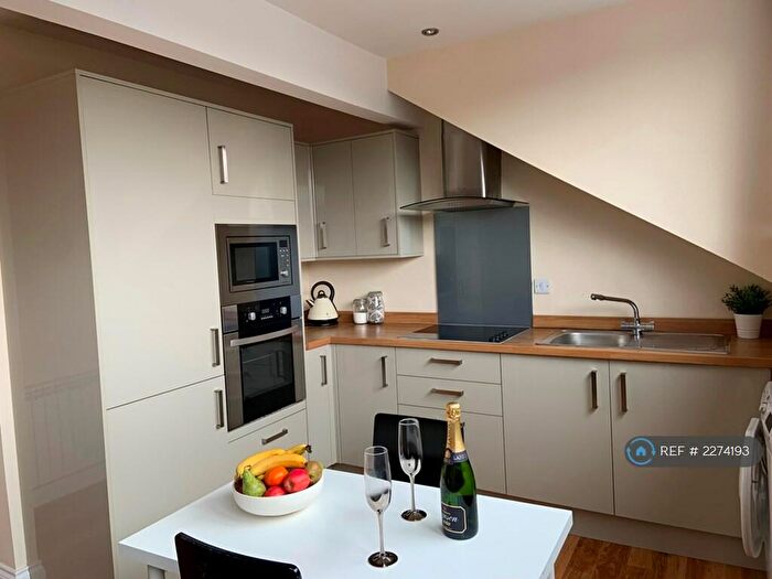 2 Bedroom Flat To Rent In Harcourt Road, Sheffield, S10