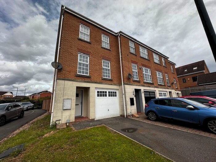 3 Bedroom Property To Rent In Silverwood Close, Sunnyside, Rotherham, S66