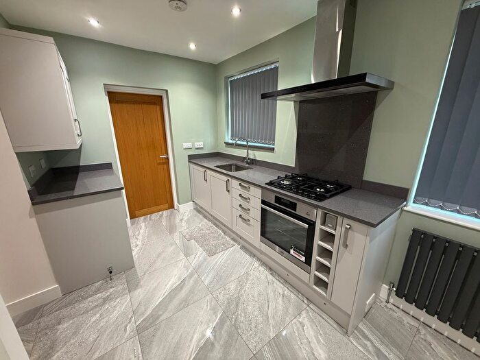 2 Bedroom Flat To Rent In Fernleigh Avenue, Nottingham, NG3