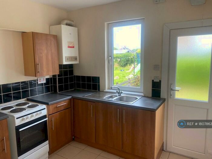 2 Bedroom Flat To Rent In Macpherson Drive, Stirling, FK8