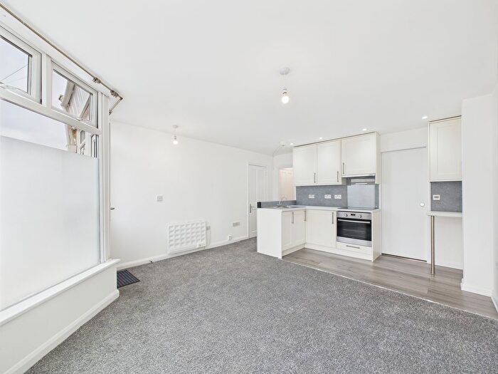 1 Bedroom Flat To Rent In St. Aubyns Road, Portslade, BN41