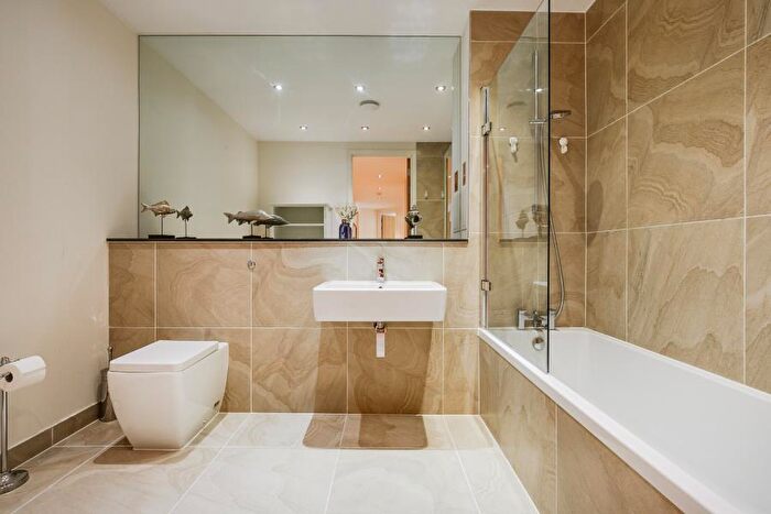 2 Bedroom Apartment To Rent In Cascades, Finchley Road, London, NW3