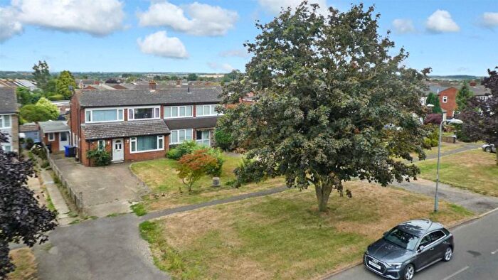 Studio To Rent In Puxley Road, Deanshanger, Milton Keynes, MK19