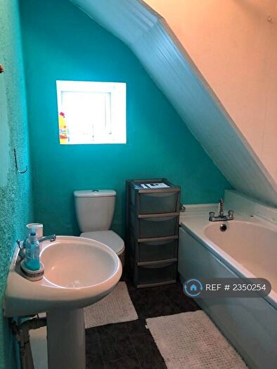 1 Bedroom Flat To Rent In Manchester Rd, Sheffield, S36