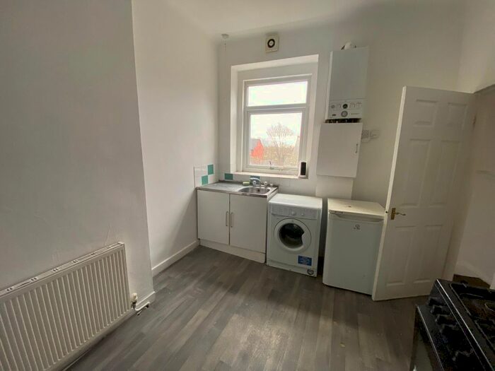 3 Bedroom Maisonette To Rent In Poulton Rd, Wallasey, CH44