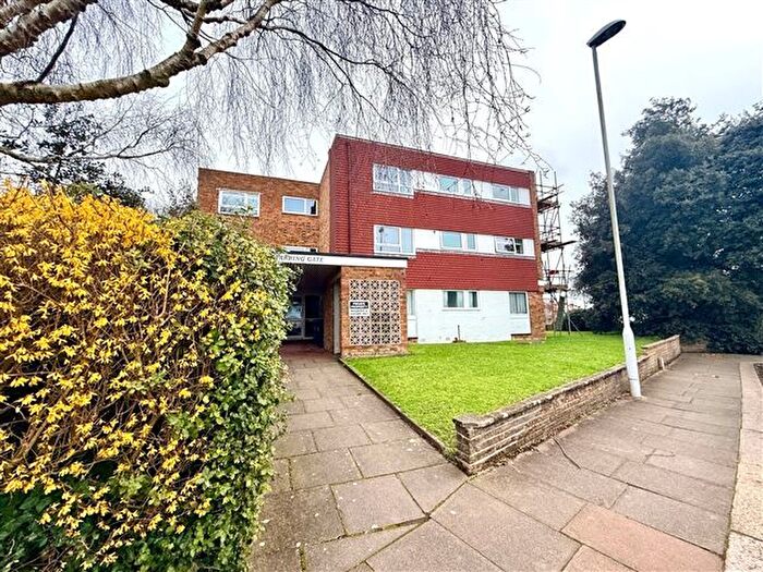 2 Bedroom Flat For Sale In South Street, Tarring, Worthing, West Sussex, BN14