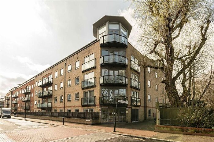 2 Bedroom Flat To Rent In Rotherhithe Street, London, SE16
