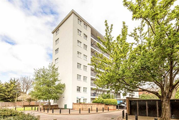 2 Bedroom Flat For Sale In Cherry Garden Street, London, SE16