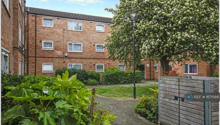3 Bedroom Flat To Rent In Patrick Connolly Gardens, London, E3
