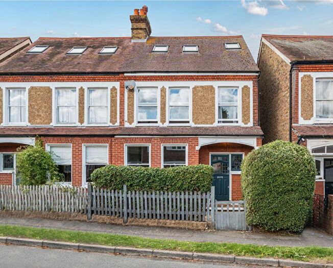 4 Bedroom Semi-Detached House For Sale In Andrews Close, Epsom, KT17