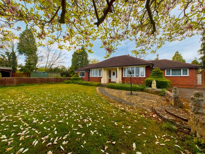 4 Bedroom Bungalow For Sale In Plough Lane, Far Forest, DY14