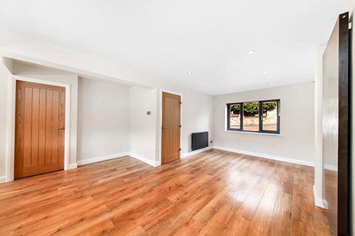 5 Bedroom Detached House For Sale In Victoria Springs, Holmfirth, HD9