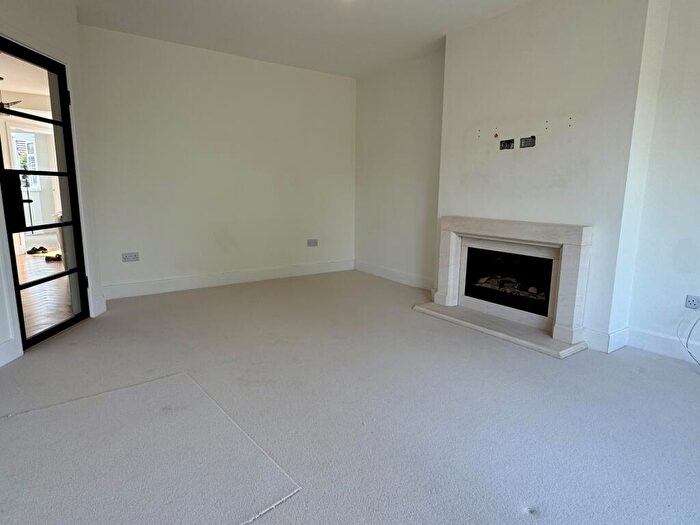 2 Bedroom Bungalow To Rent In Thirlmere Road, Wigston, LE18