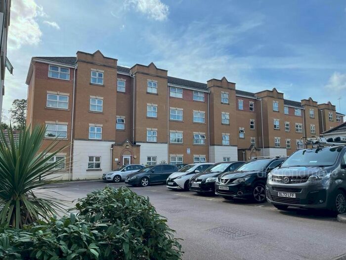 1 Bedroom Flat To Rent In Pickfords Gardens, Slough, SL1