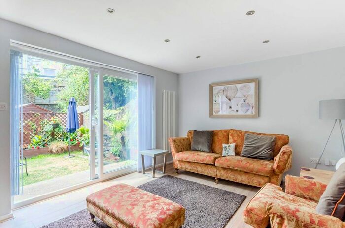 4 Bedroom Terraced House To Rent In Fownes Street, Battersea, London, SW11