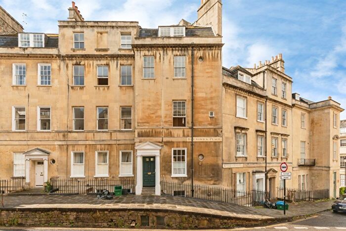 3 Bedroom Flat For Sale In Brunswick Place, Bath, BA1