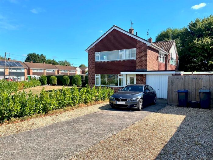 3 Bedroom Semi-Detached House To Rent In Paxcroft Way, Trowbridge, BA14