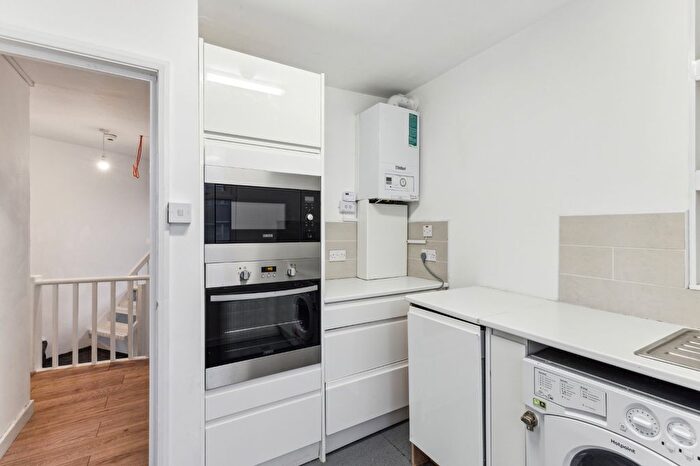 3 Bedroom Flat To Rent In Great Eastern Street, Shoreditch, EC2A