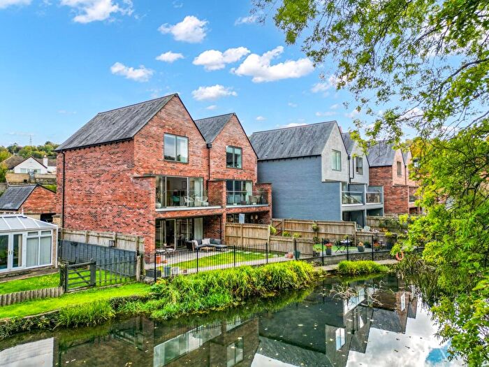 3 Bedroom Semi-Detached House For Sale In Toadsmoor Road, Brimscombe, GL5