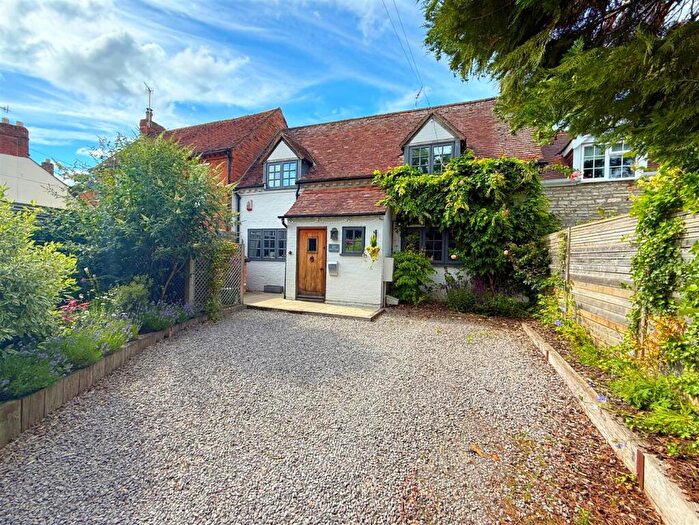 3 Bedroom Character Property For Sale In High Street, Bidford On Avon, Alcester, B50
