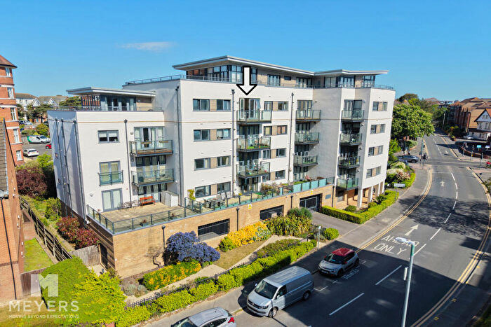 3 Bedroom Apartment To Rent In Sea Road, Bournemouth, BH5