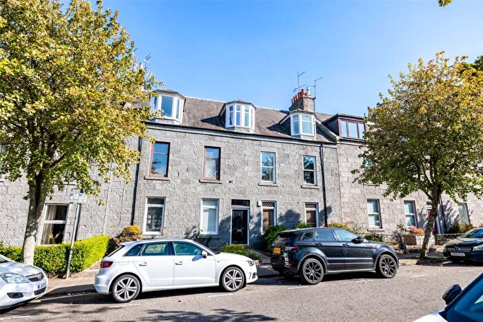 1 Bedroom Flat To Rent In Watson Street, Attic Left, Aberdeen, AB25