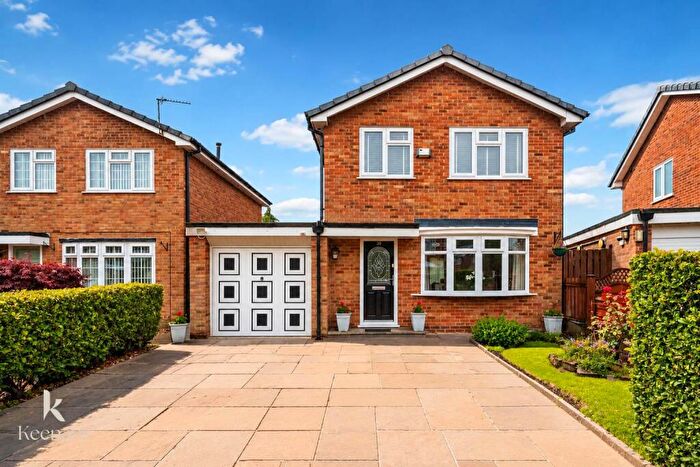 3 Bedroom Detached House For Sale In Caton Close, Bury, BL9