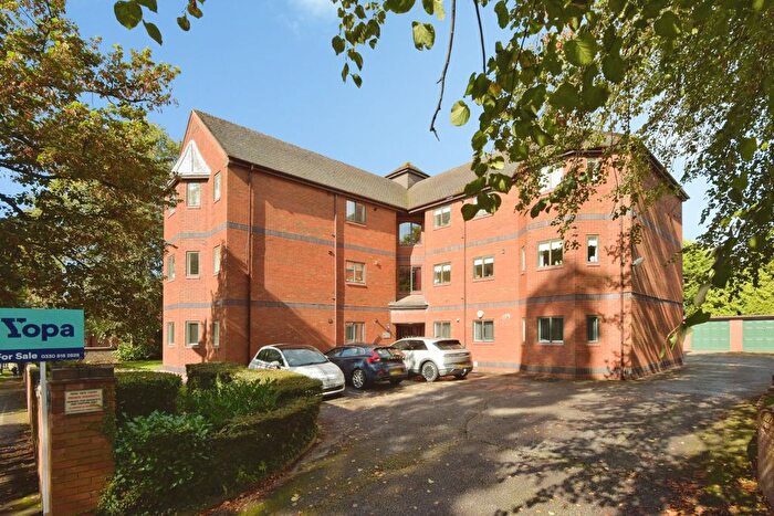 2 Bedroom Flat For Sale In Queens Park Avenue, Stoke-On-Trent, ST3