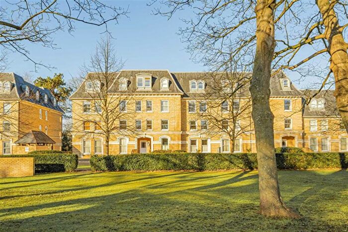 2 Bedroom Flat To Rent In Langdon Park, Teddington, TW11