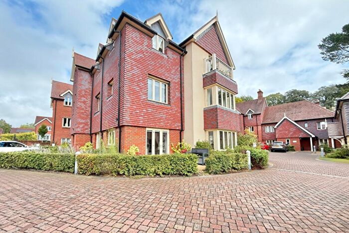 2 Bedroom Retirement Property For Sale In Gilman Court, Bishopstoke Park Retirement Village, SO50