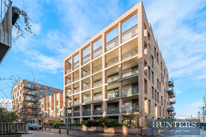 2 Bedroom Flat For Sale In Boaters Avenue, Brentford, TW8