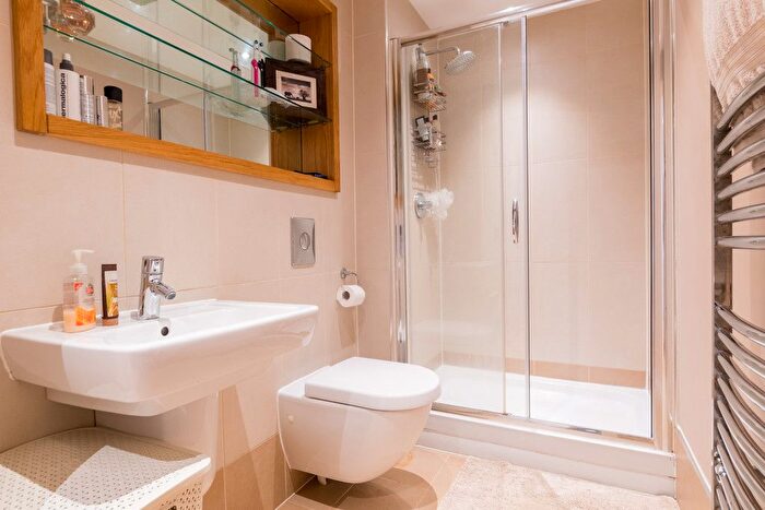 1 Bedroom Flat To Rent In The Chandlers, Leeds, LS2