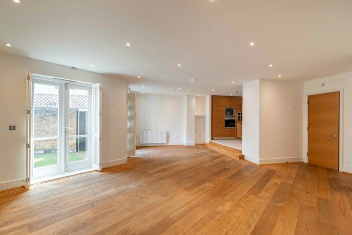 2 Bedroom Flat To Rent In Pembridge Villas, Notting Hill, W11