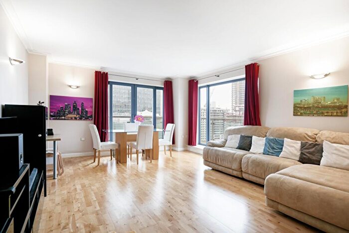 2 Bedroom Flat To Rent In Discovery Dock Apartments East, South Quay Square, E14